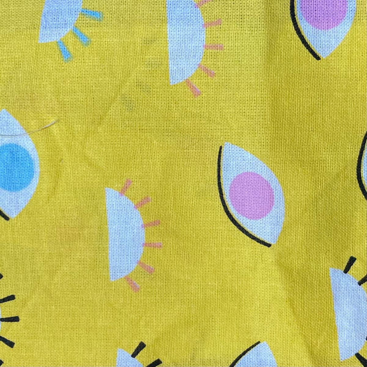 Chouchou - jaune et oeil