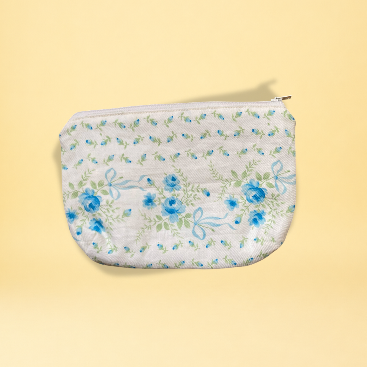 Pochette - fleurs bleues et noeuds