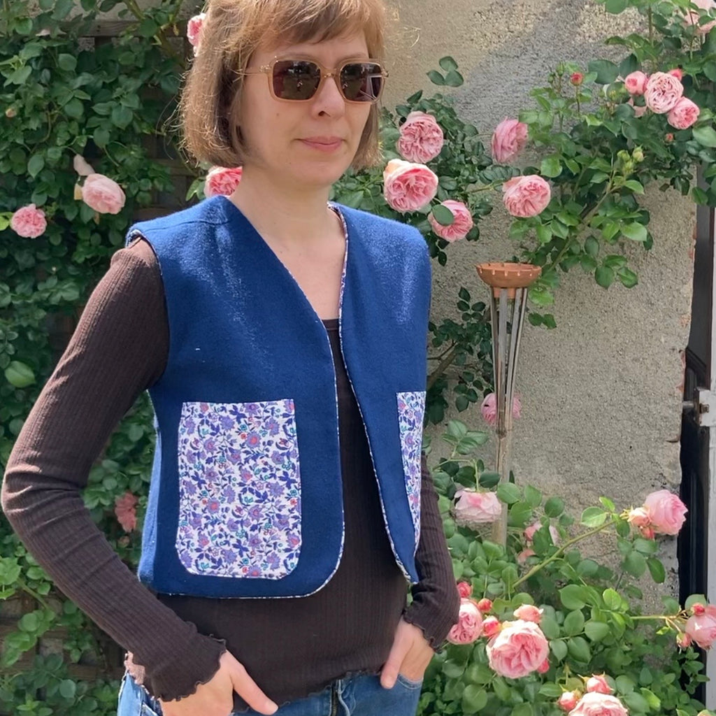 Veston sans manches Adulte – Bleu et violet fleuri